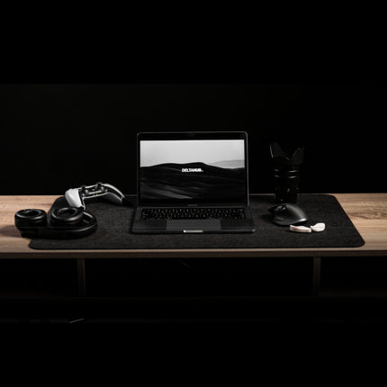 DeltaHub Minimalistic Deskpad